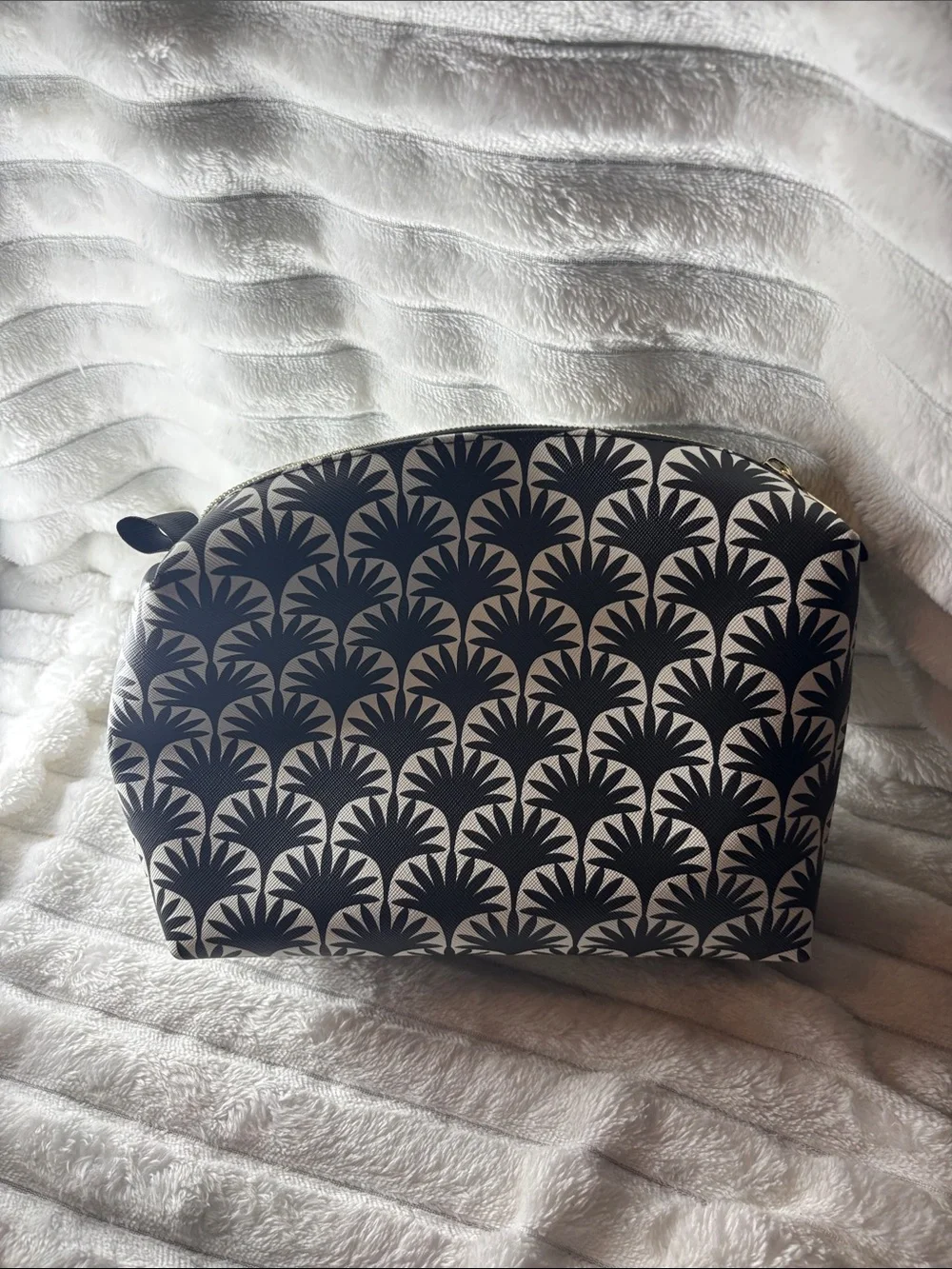 ELEMIS London Black & White Palm-Pattern Makeup Bag